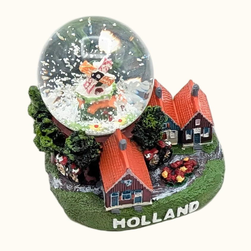 Snowglobe Figurine Holland