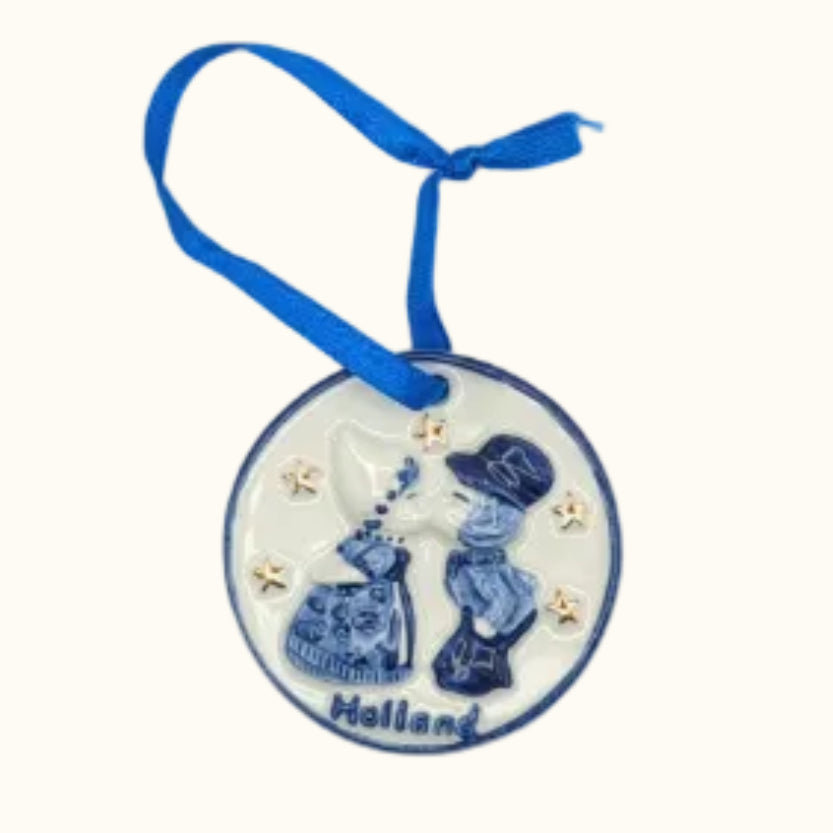 Ceramic Coin Ornament Kissing Couple
