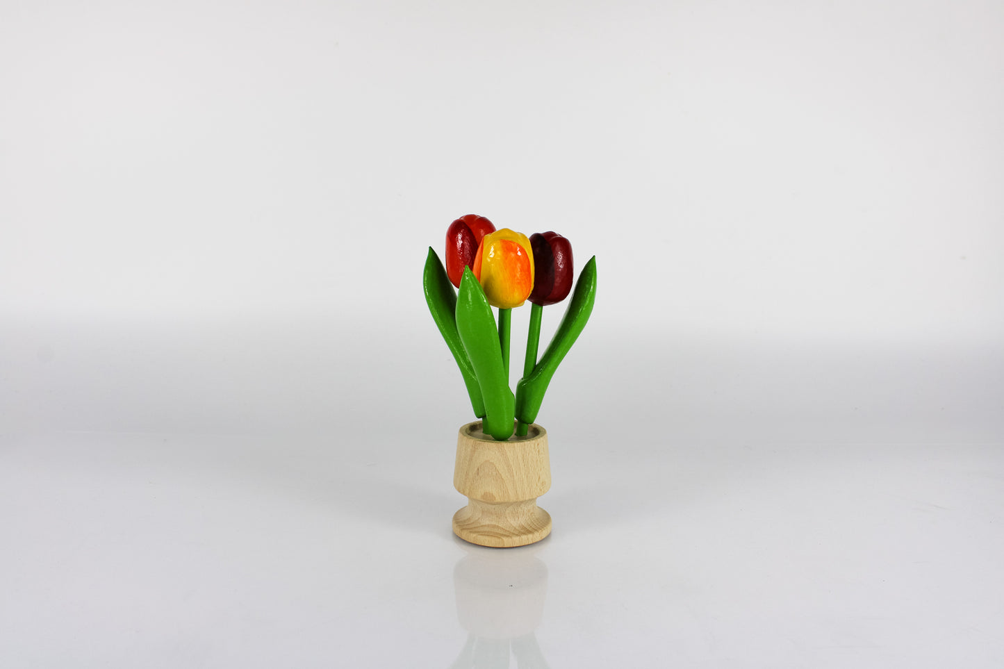 Hollandse Boodschappen 3 kleine tulpen in houten potje (rood geel oranje)